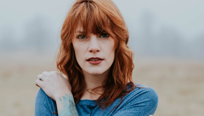 oamenii-se-indeparteaza