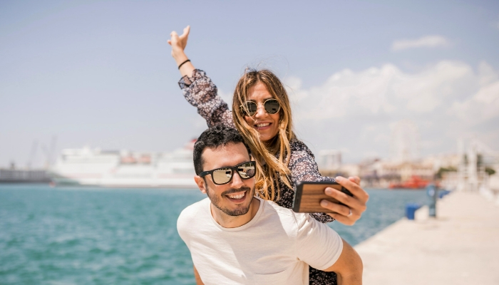 calatoriile-ne-aduc-fericire