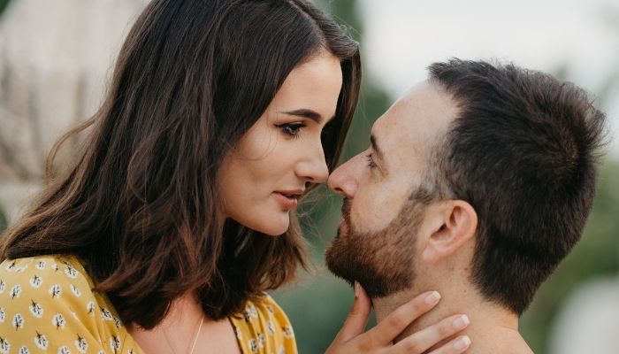 cand-apare-alt-barbat