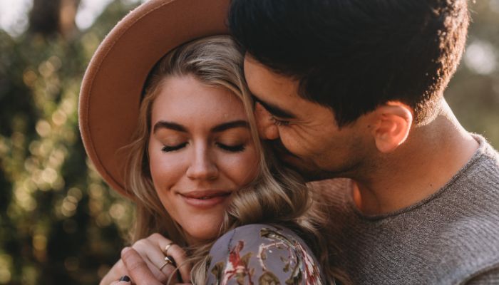 femeia-cu-care-ramane