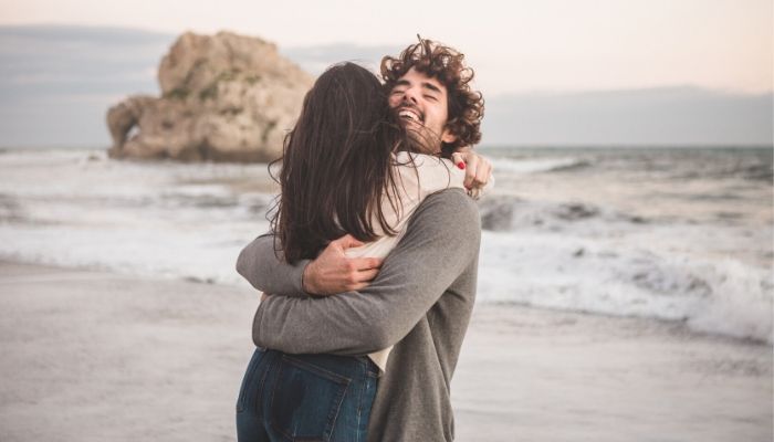 barbat-conectat-emotional