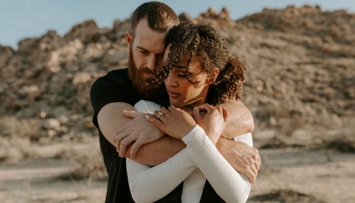 cum-o-femeie-distruge-un-barbat