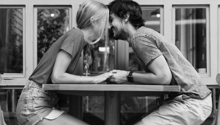 diferenta-a-iubi-si-a-avea-nevoie