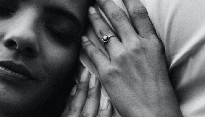 semne-ca-nu-esti-iubirea-vietii