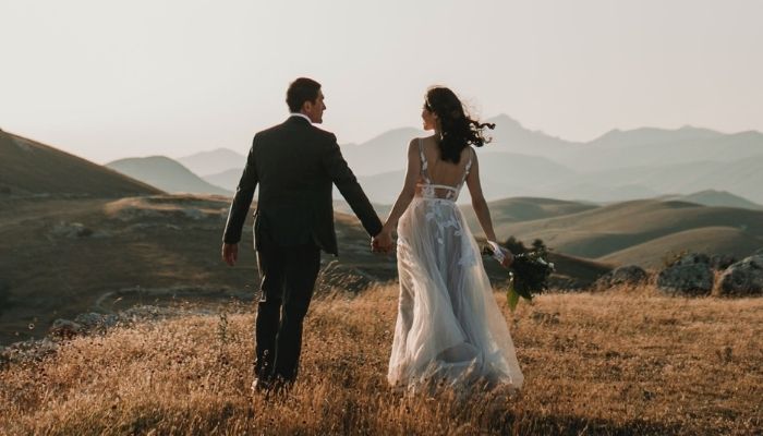 femeia-demna-nu-alearga-dupa-un-barbat